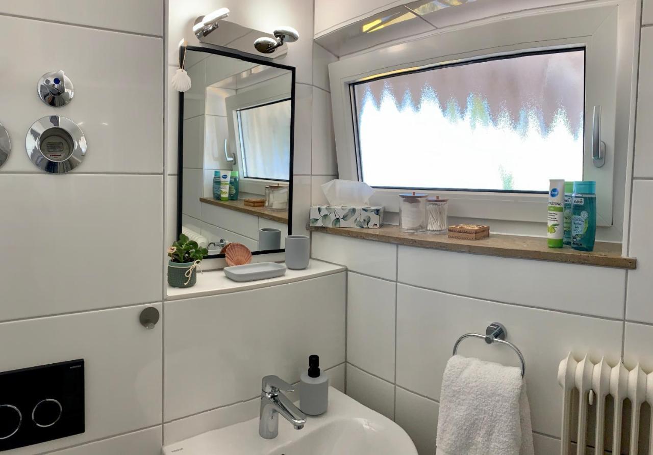 'Das kleine Feine' - Ruhige, helle Ferienwohnung mit Parkplatz und Balkon Pforzheim Exterior foto