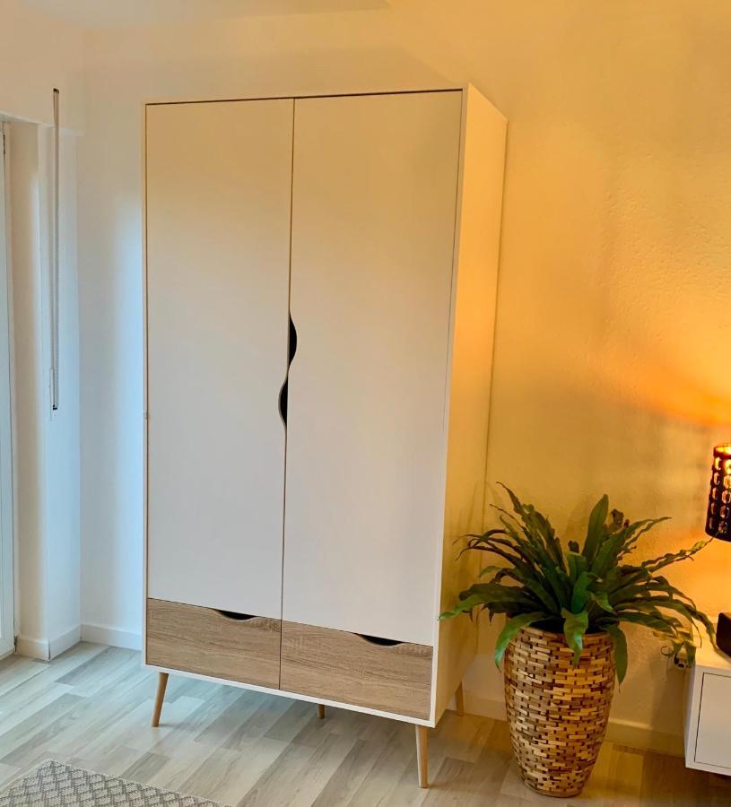 'Das kleine Feine' - Ruhige, helle Ferienwohnung mit Parkplatz und Balkon Pforzheim Exterior foto