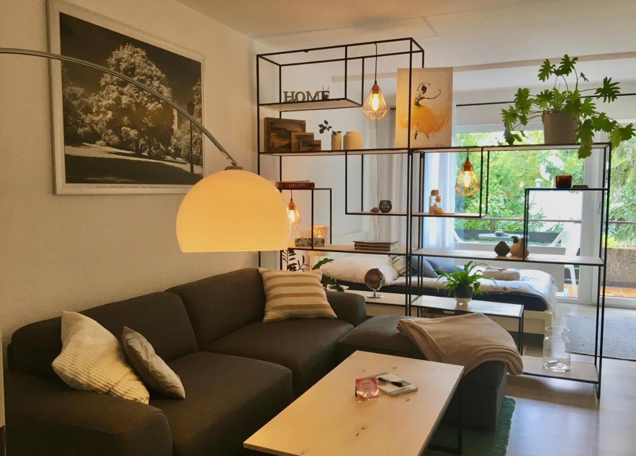 'Das kleine Feine' - Ruhige, helle Ferienwohnung mit Parkplatz und Balkon Pforzheim Exterior foto