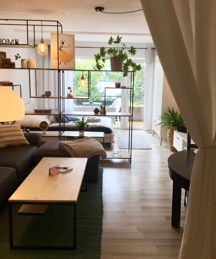 'Das kleine Feine' - Ruhige, helle Ferienwohnung mit Parkplatz und Balkon Pforzheim Exterior foto