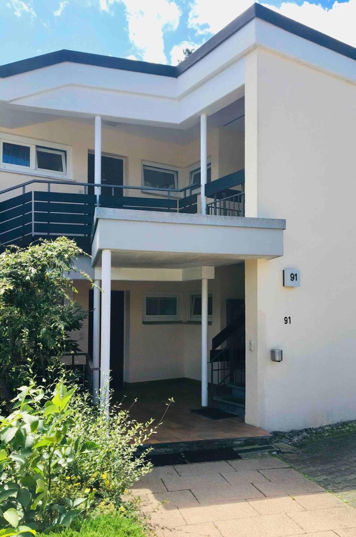 'Das kleine Feine' - Ruhige, helle Ferienwohnung mit Parkplatz und Balkon Pforzheim Exterior foto