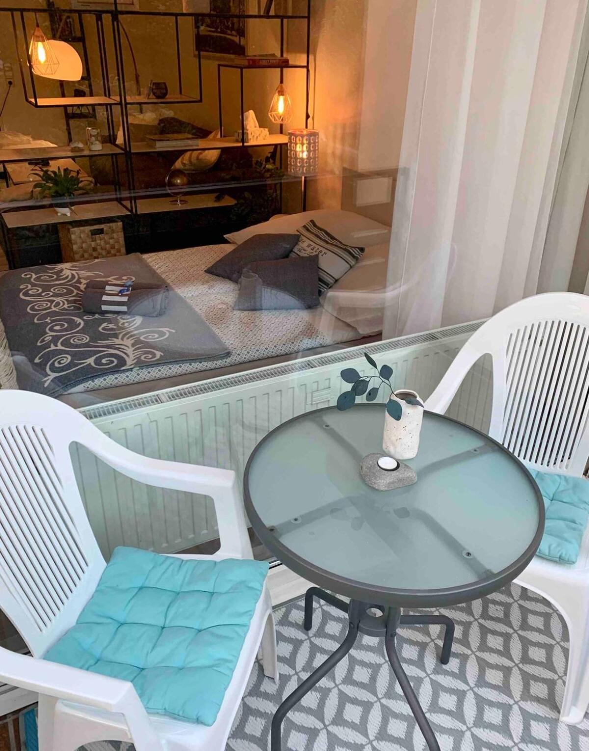 'Das kleine Feine' - Ruhige, helle Ferienwohnung mit Parkplatz und Balkon Pforzheim Exterior foto
